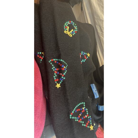 VTG Karen Scott Christmas Sweater Sz LP 100% Wool Black Trees Wreath Embroidered - Picture 5 of 7